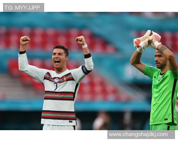 1950年代足球巨星风云人物盘点 十大传奇球员的辉煌时刻与历史影响