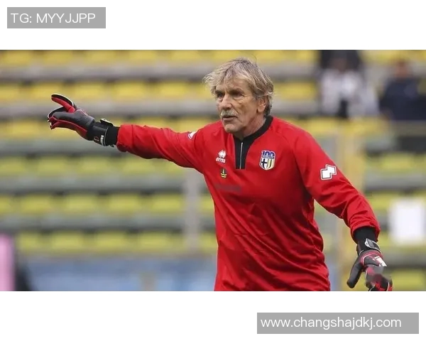 中国足球星爷是谁 他在绿茵场上的传奇故事揭秘视频