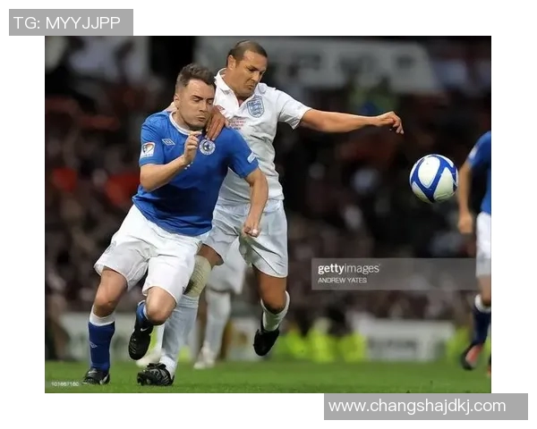 天下足球聚焦球星风采 揭示他们背后的传奇故事与独特魅力