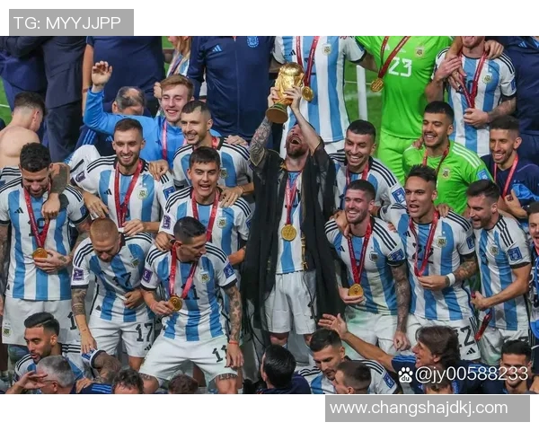 现役足球二号球星有哪些他们在各自球队的表现与影响力解析